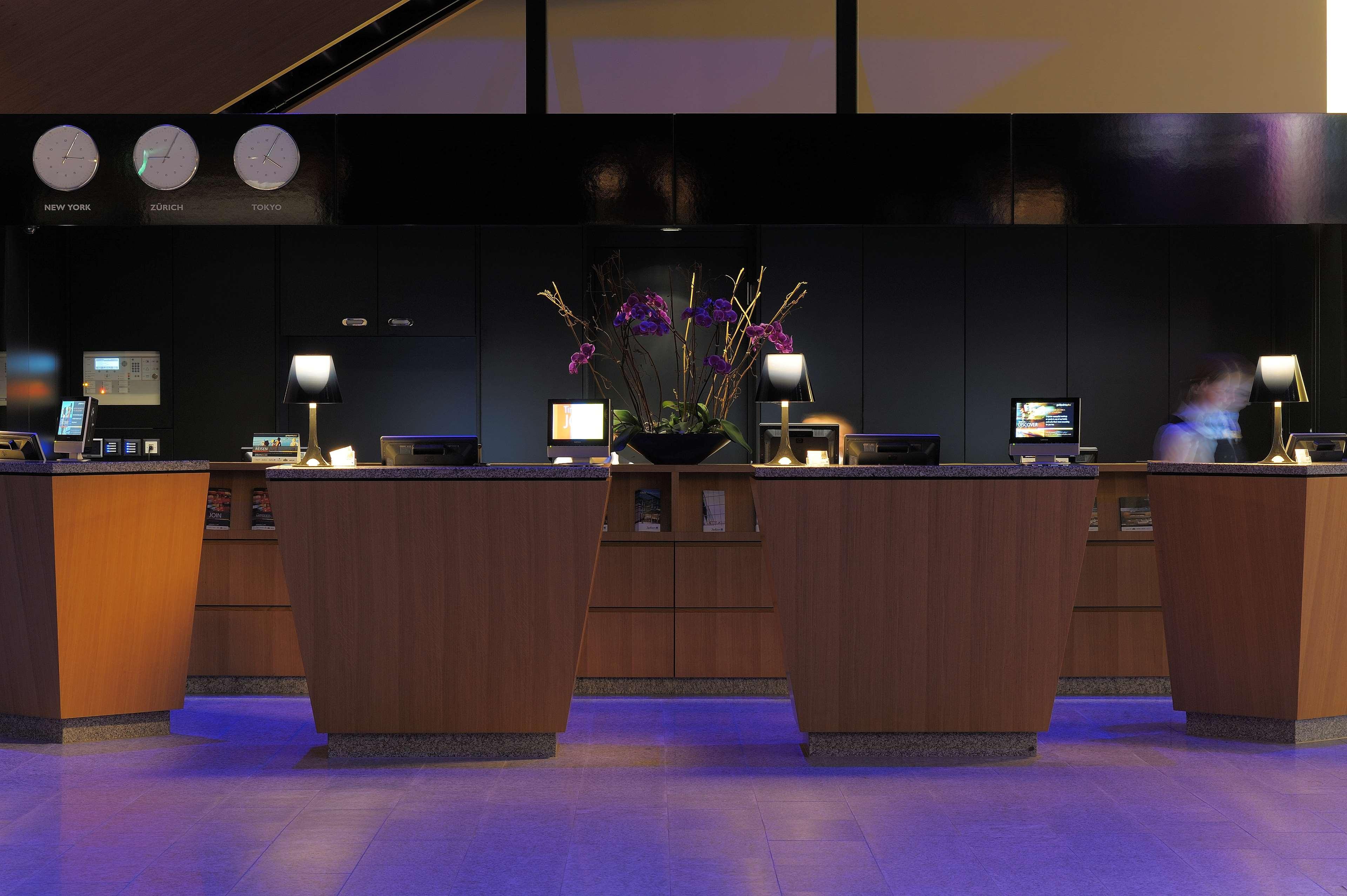 Radisson Blu Hotel Zurich Airport Клотен Интерьер фото